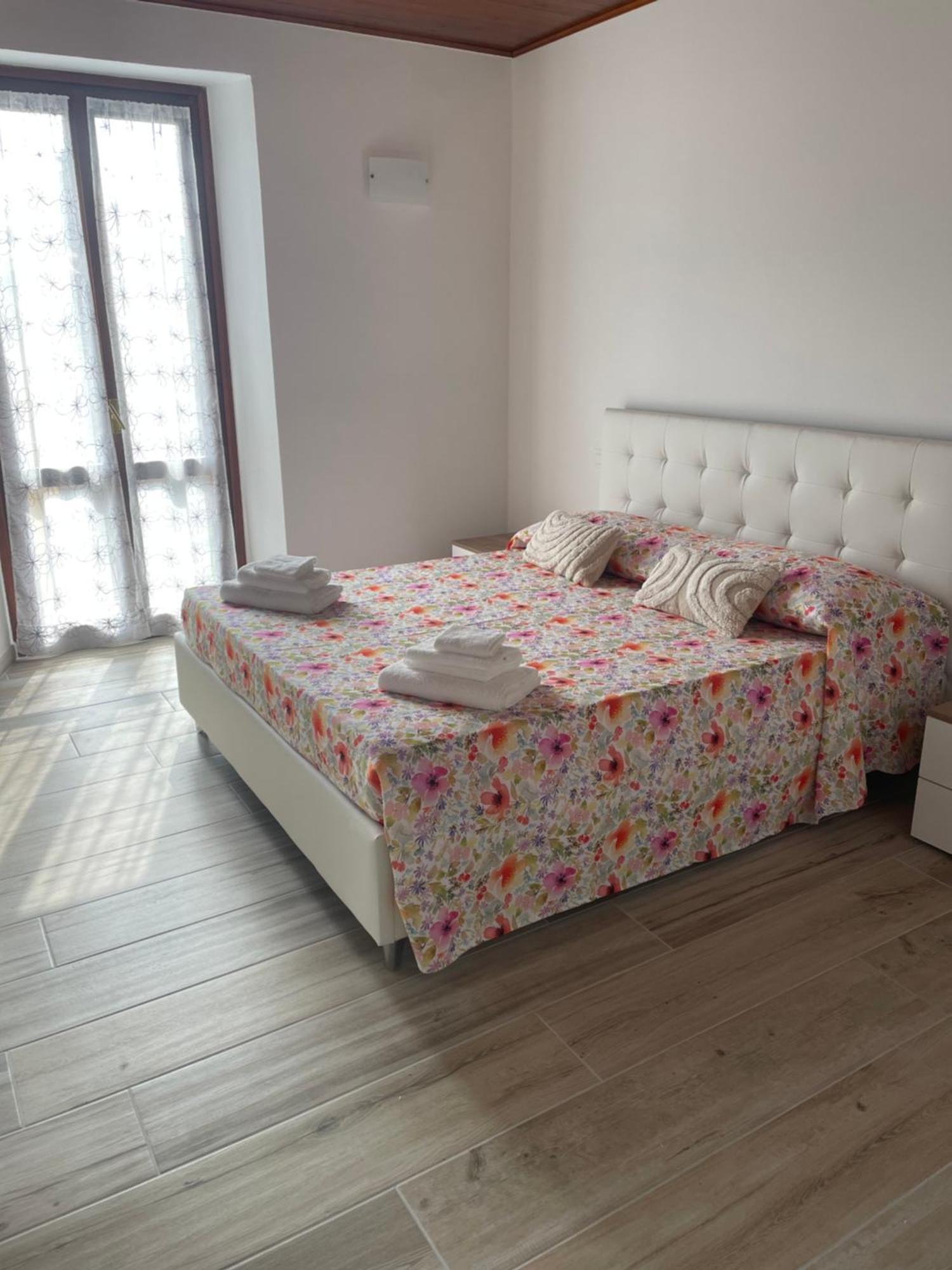 Appartamento Sul Lago - Meina Exterior photo